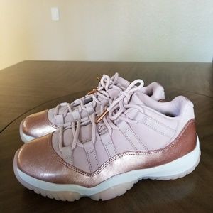 Air Jordan 11 Retro Low Rose Gold